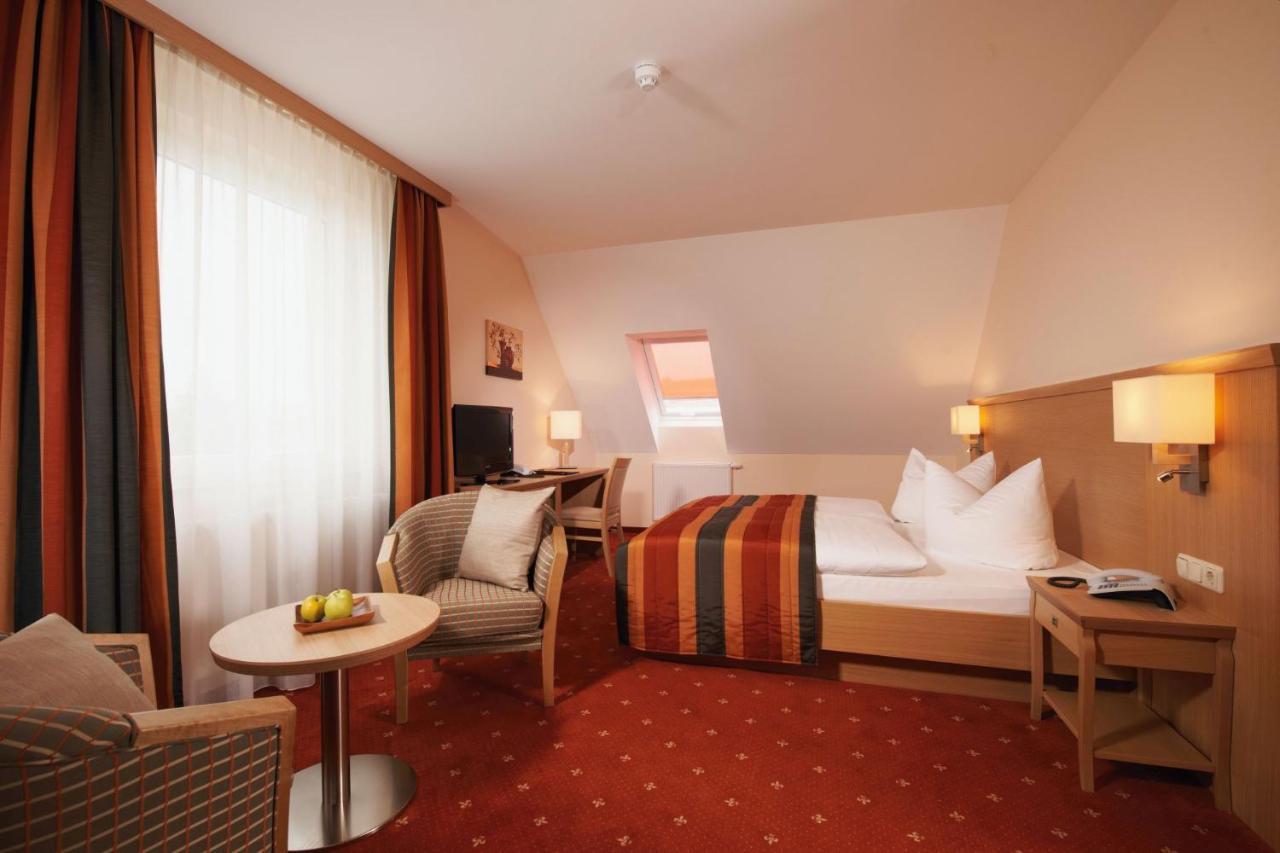 Parkhotel Neustadt 노이슈타트 인 작센 외부 사진