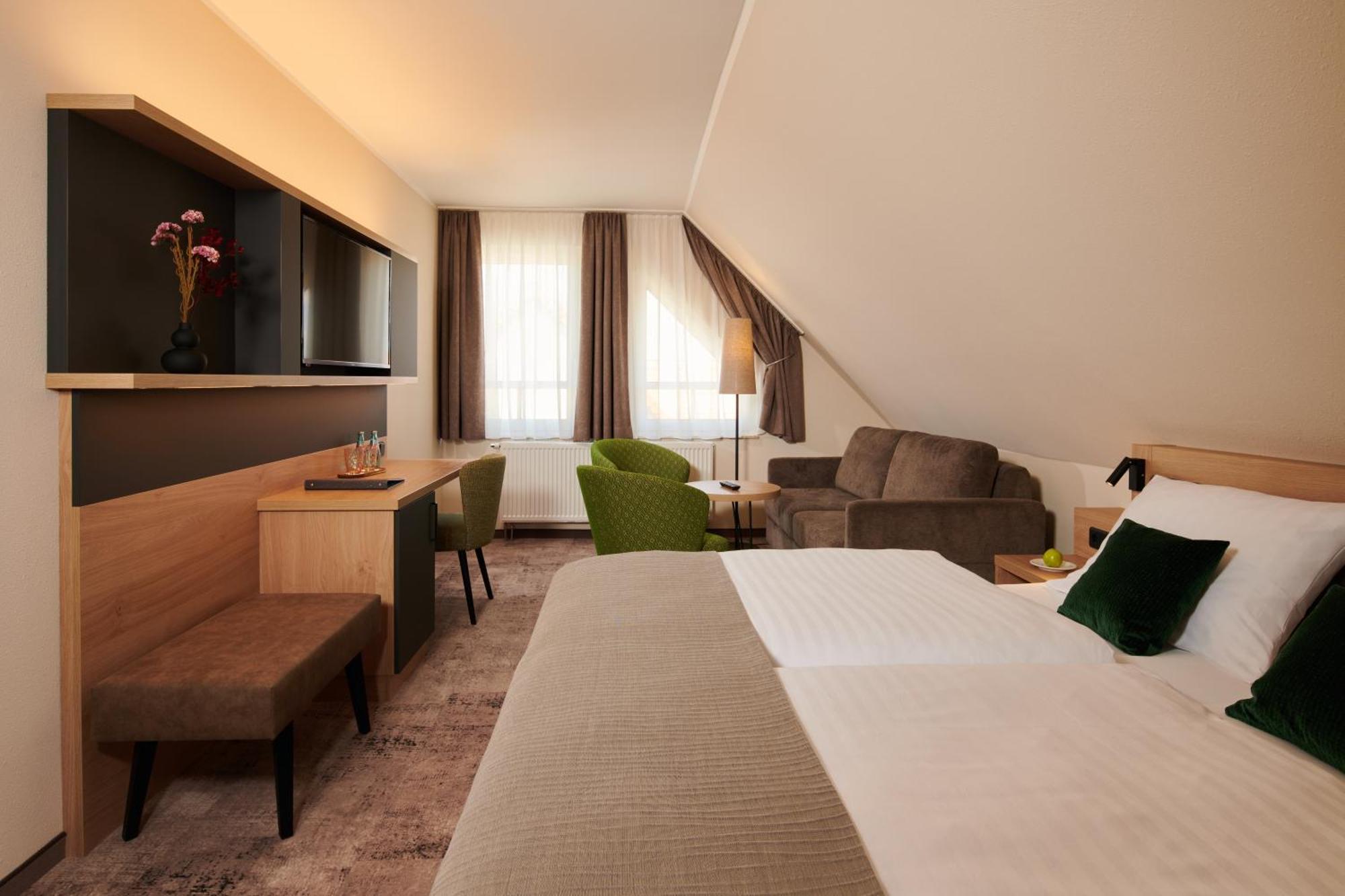 Parkhotel Neustadt 노이슈타트 인 작센 외부 사진