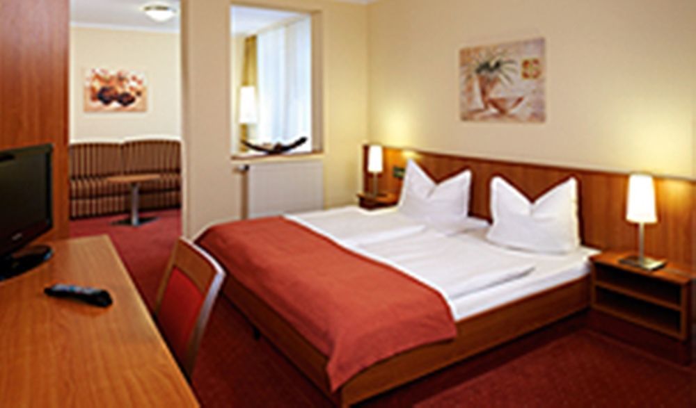 Parkhotel Neustadt 노이슈타트 인 작센 외부 사진
